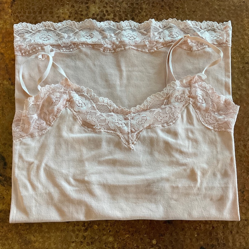 Poof! Lace-Edged Stretchy Cami. Pale Peach. Size M.